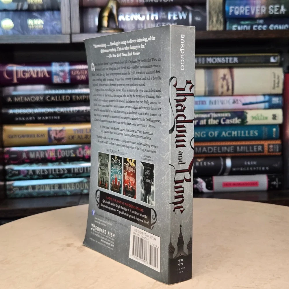 Shadow and Bone by Leigh Bardugo *OOP Original Cover* Grishaverse